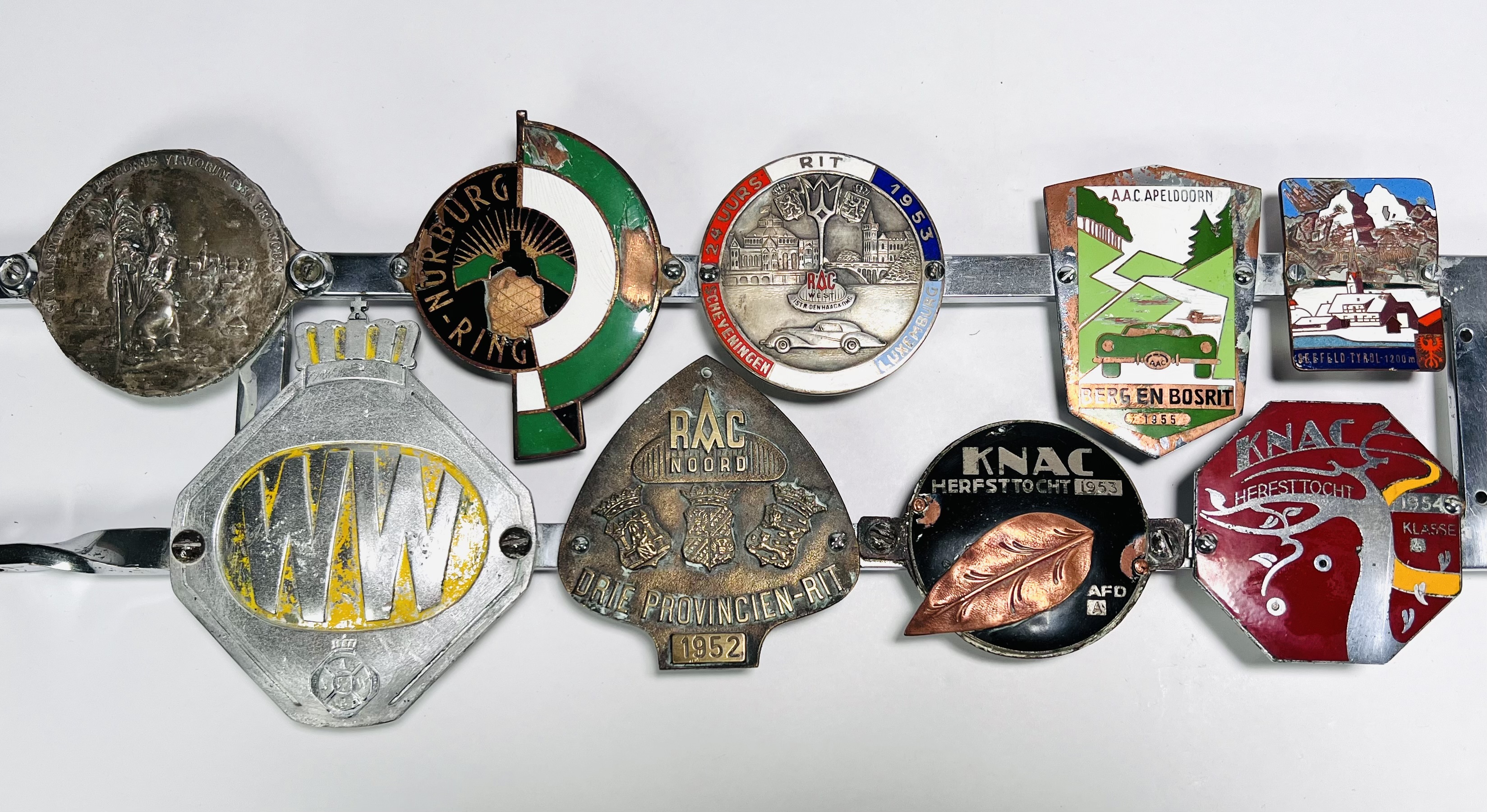 Emblemen met badge bar